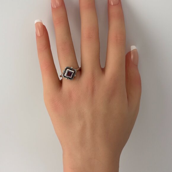 Vintage Avon 925 Silver Genuine Amethyst Ring - Picture 10 of 11